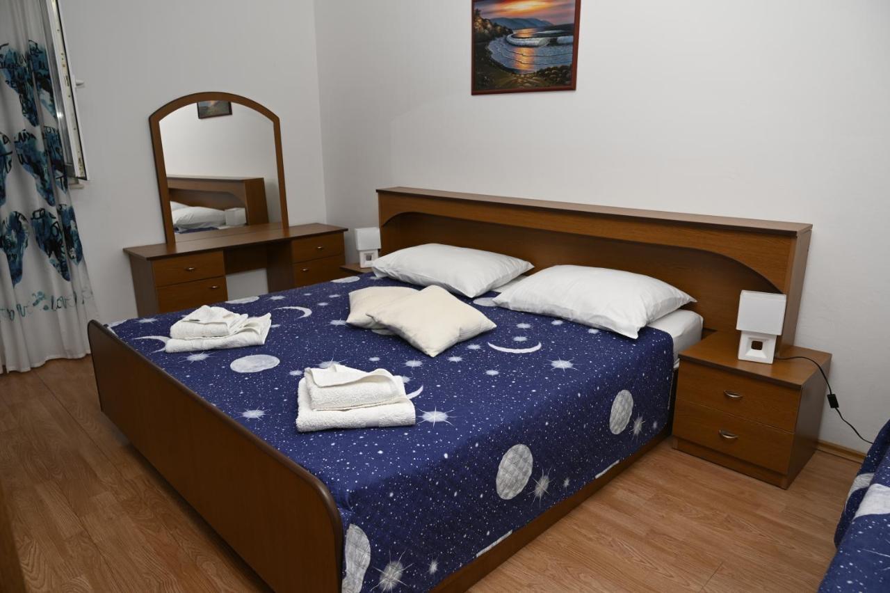 Apartments "Sea View" Miki & Ivana Bol Exterior foto