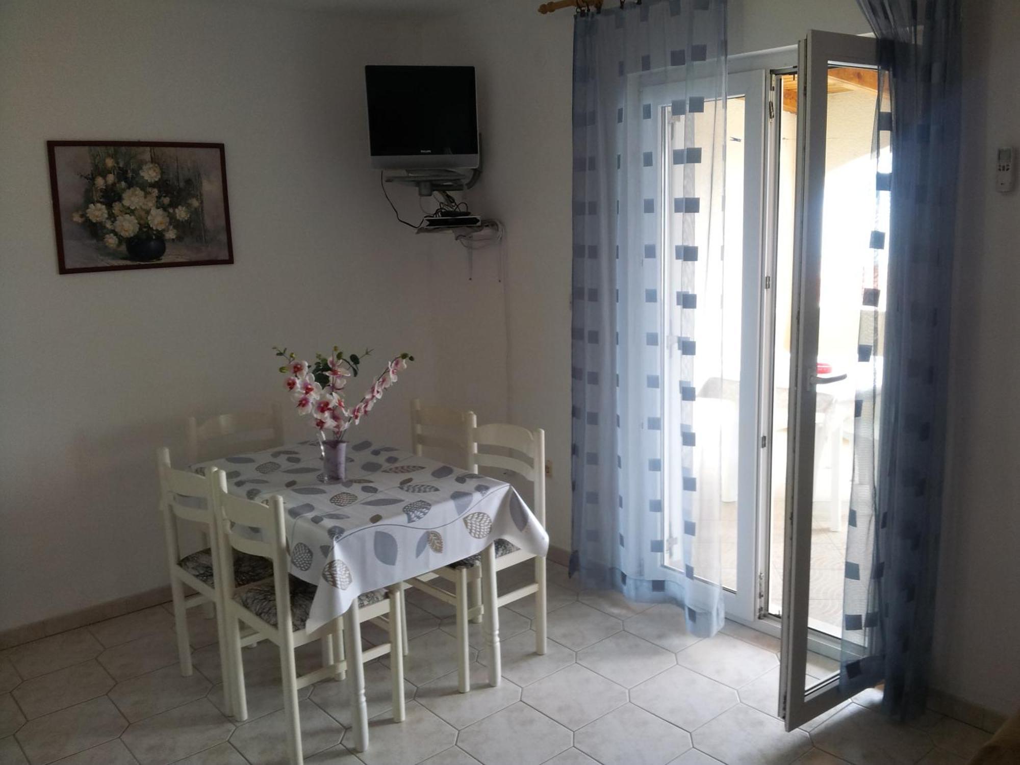 Apartments "Sea View" Miki & Ivana Bol Zimmer foto