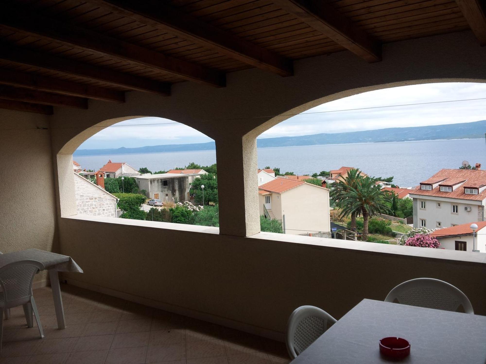 Apartments "Sea View" Miki & Ivana Bol Zimmer foto